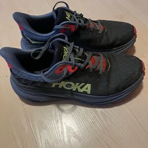 Hoka Challenger ATR 7